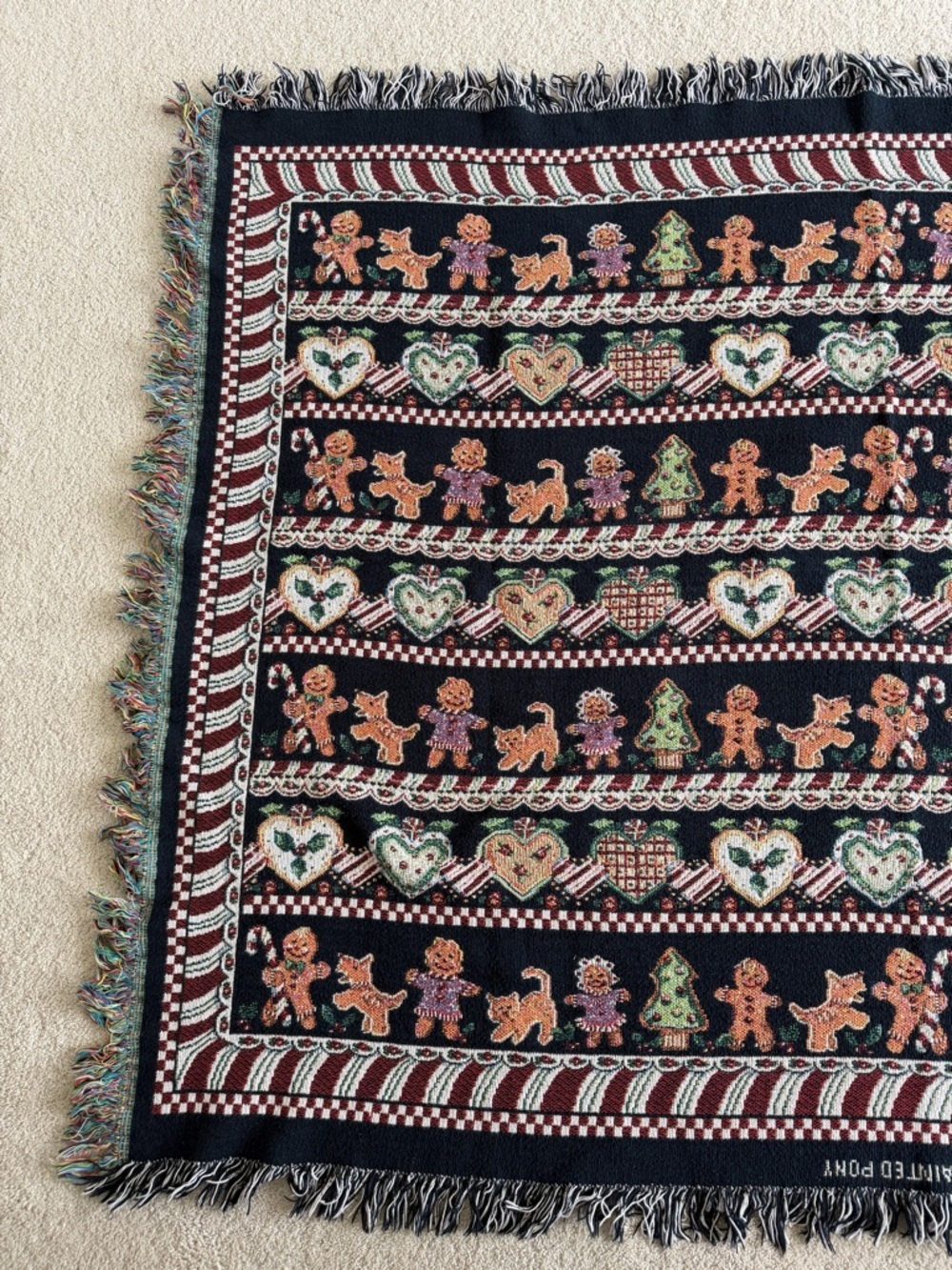 Christmas Festive Gingerbread Holiday Throw Tapestry Blanket with Fringe - Picture 3 of 6